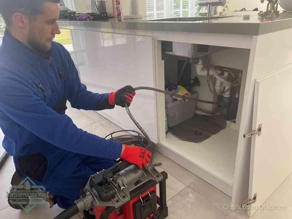 Riool ontstoppen ontstoppingsveer in Drachten